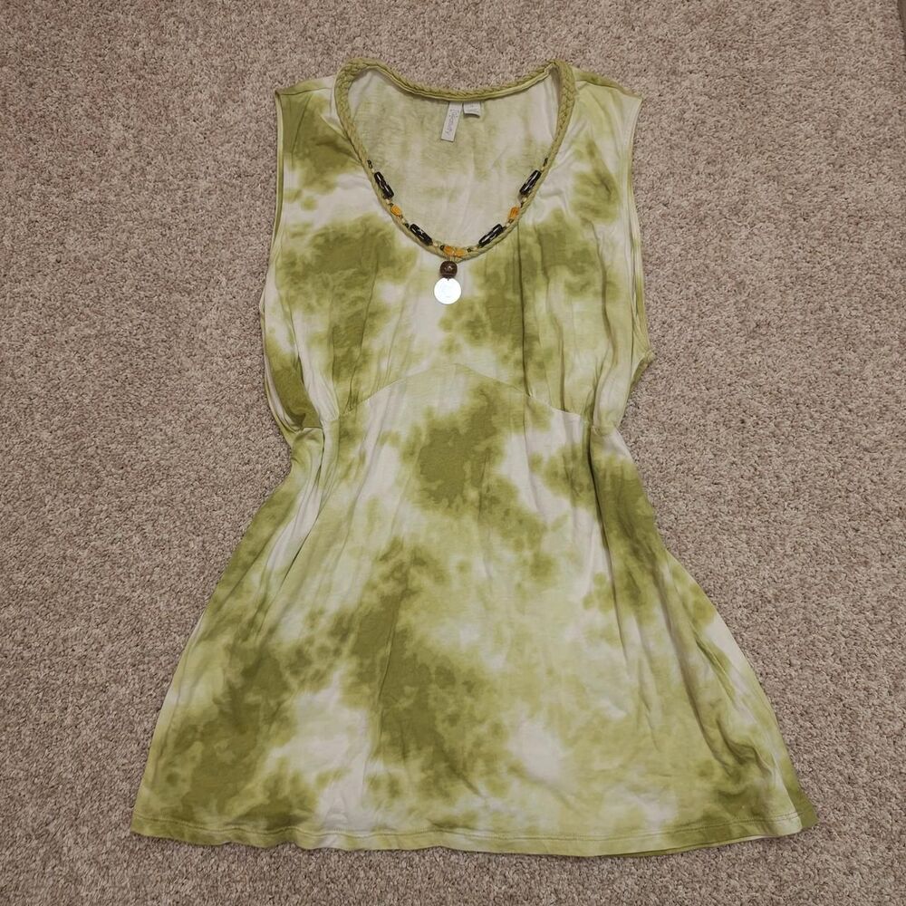 Relativity Women's White and Green Vest
